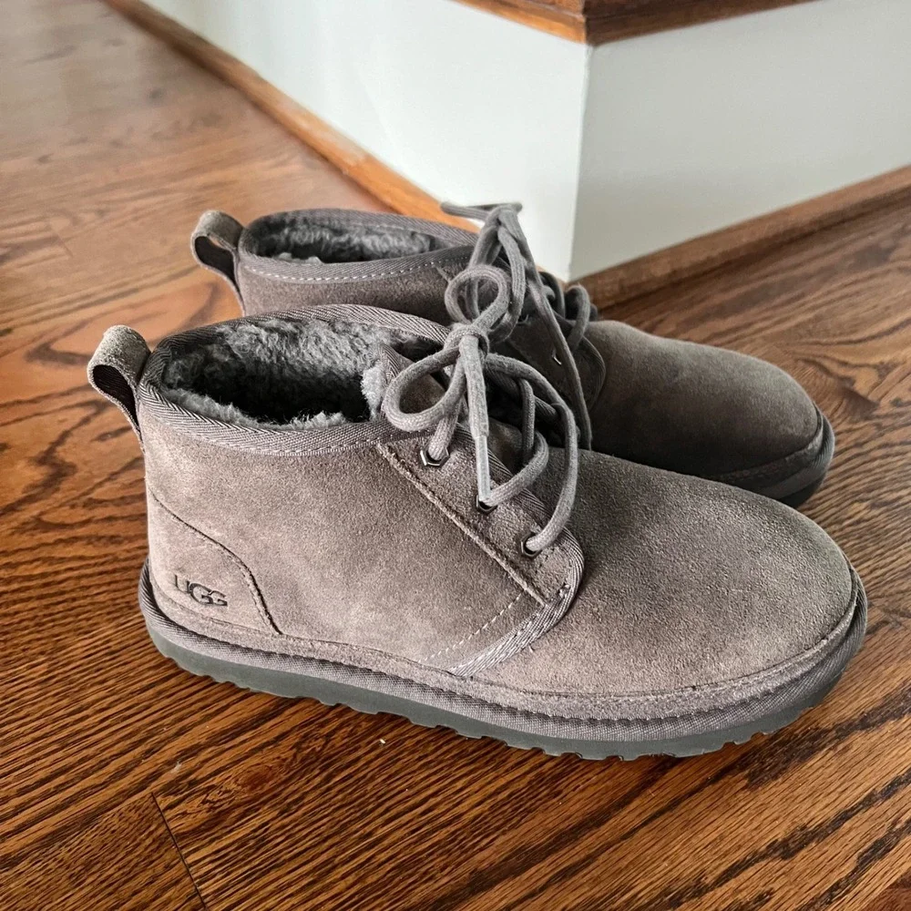 UGG Neumel Grey Suede Lace Up Chukka Boots Wool Lining Insole 3236 Womens 7